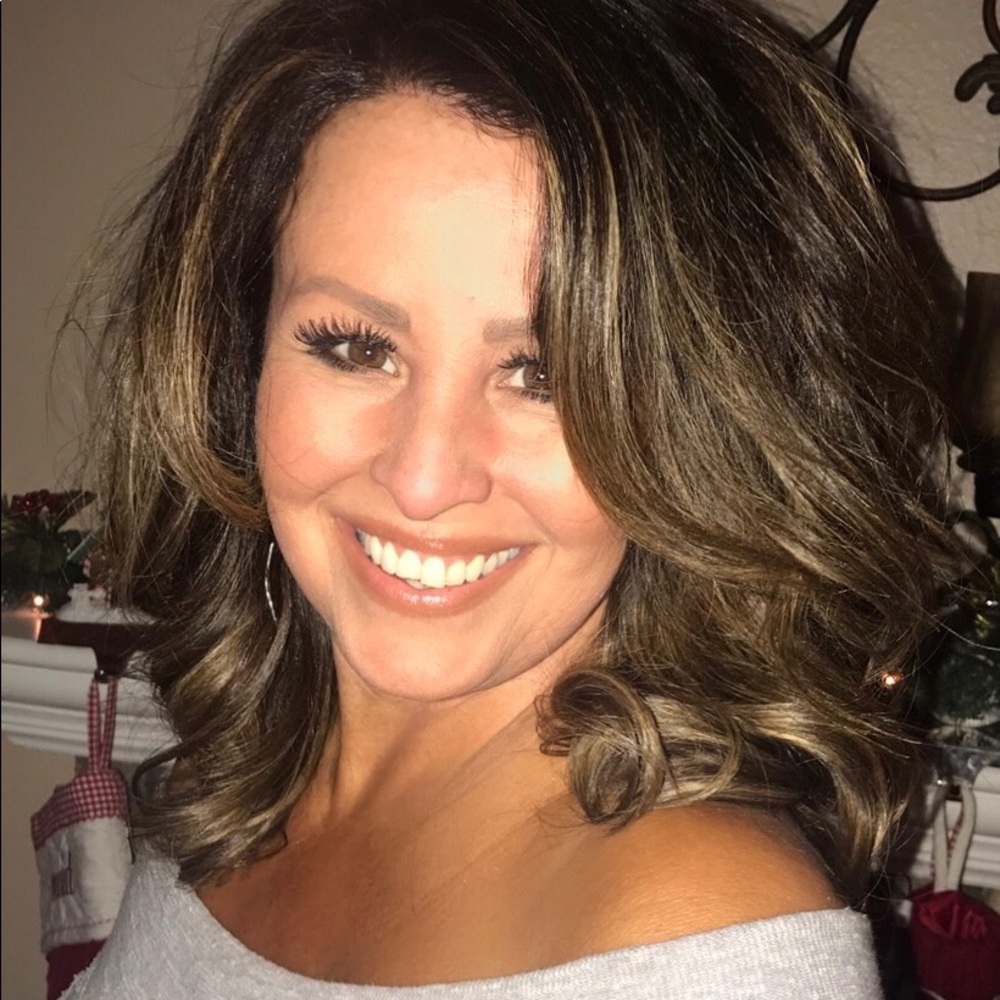 Meet your Posher, Dennise